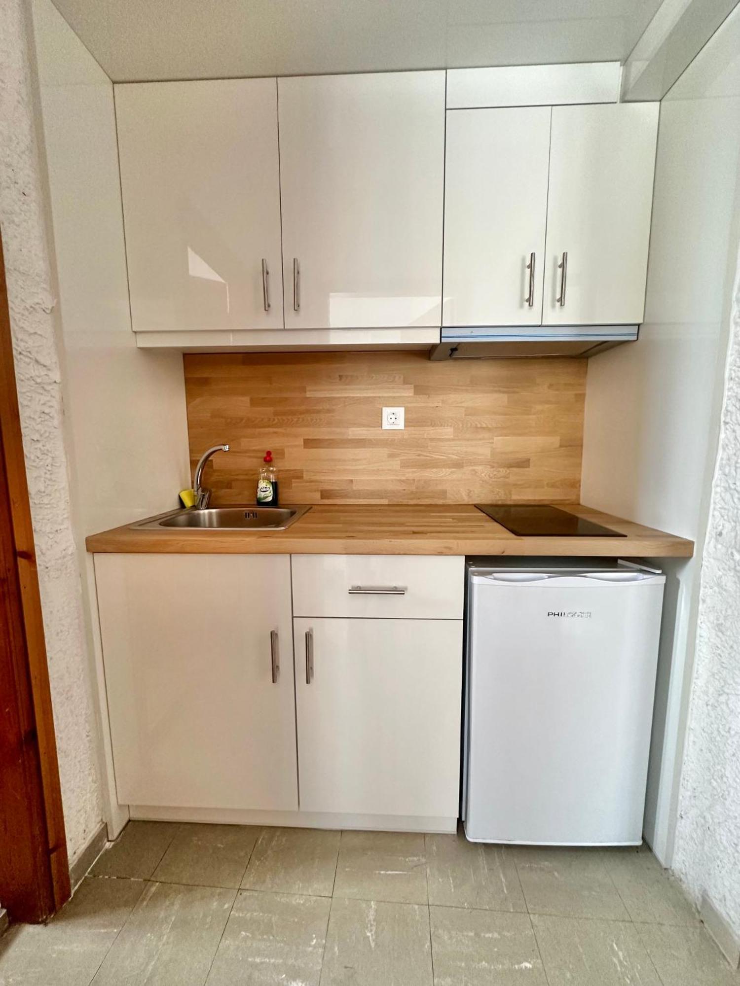 Katerina Apartments Neos Pirgos Room photo